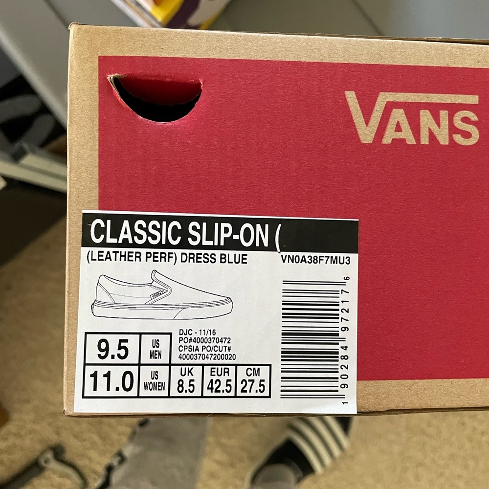 Vans Classic Slip-On - Leather Perf Navy 9.5/11